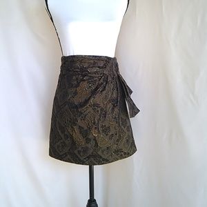 Forever 21 Metallic Gold Jacquard Pattern Mini High Waisted Skirt Size S